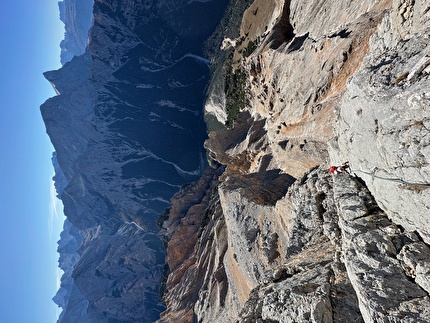 Muntejela de Senes, Dolomiti, Simon Kehrer, Marta Willeit - The first ascent of 'Lastun de Mareo' on Muntejela de Senes, Dolomites (Simon Kehrer, Marta Willeit 04/11/2024)